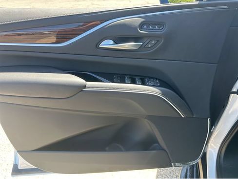 Certified 2023 Cadillac Escalade ESV Premium Luxury AWD/4WD image 25