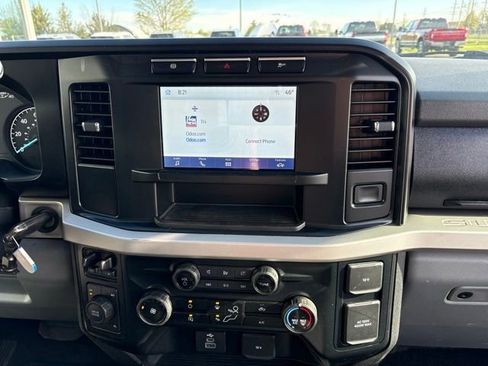 Used 2023 Ford F350 XLT AWD/4WD image 11