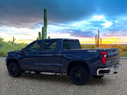 Used 2022 Chevrolet Silverado 1500 LT AWD/4WD image 4