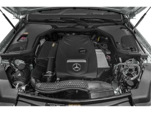 Used 2017 Mercedes-Benz E 300 4MATIC image 8
