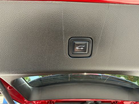 Used 2023 Chevrolet Traverse High Country w/ LPO, Floor Liner Package AWD/4WD image 18