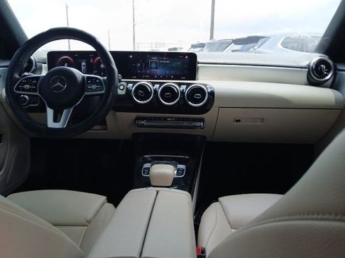 Used 2019 Mercedes-Benz A 220 image 12