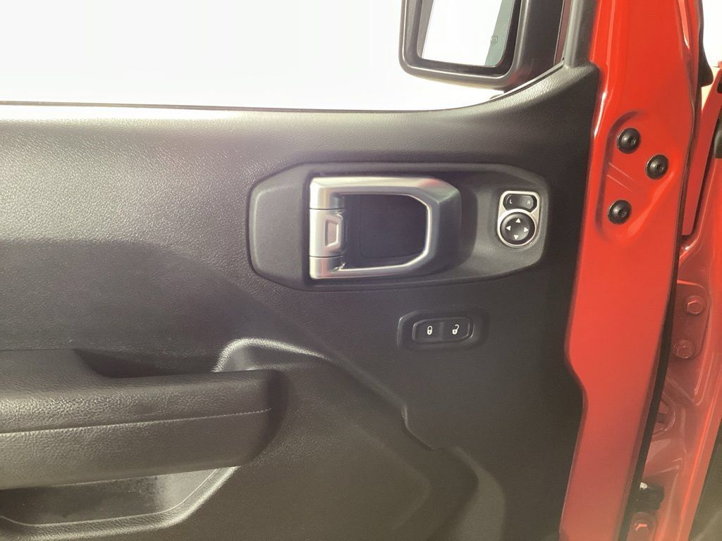 Used 2026 Jeep Wrangler Unlimited Rubicon AWD/4WD image 11