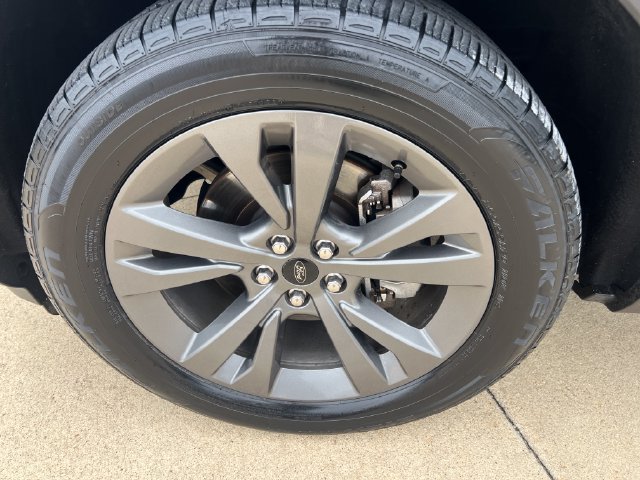 Used 2021 Ford Explorer XLT w/ Equipment Group 202A AWD/4WD image 11