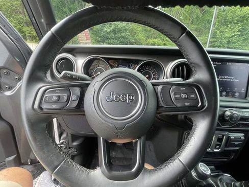 Used 2020 Jeep Wrangler Sport AWD/4WD image 19