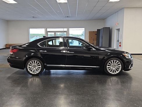 Used 2014 Lexus LS 460 w/ Comfort Package RWD image 4