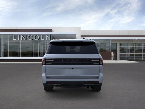 New 2025 Lincoln Navigator Reserve w/ Jet Appearance Package image 5