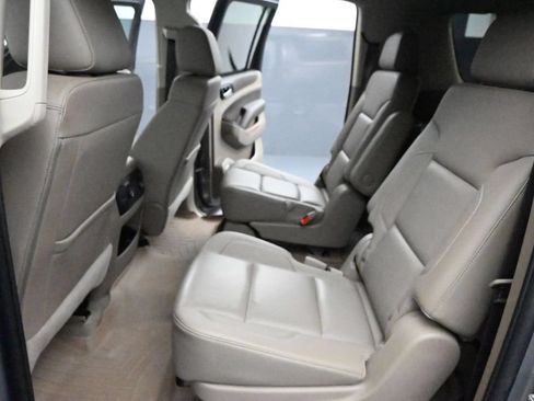 Used 2019 Chevrolet Suburban Premier AWD/4WD image 21