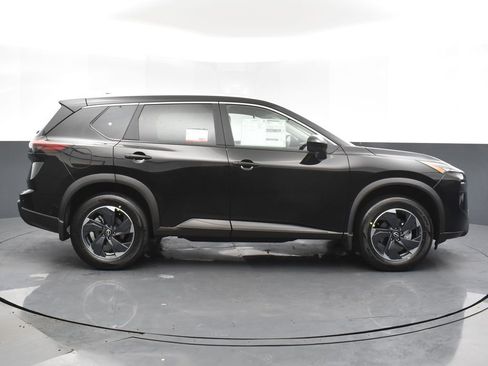 New 2026 Nissan Rogue SV w/ SV Premium Package image 4