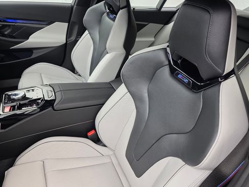 New 2027 BMW M5 w/ Carbon Package AWD/4WD image 9