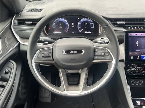 New 2025 Jeep Grand Cherokee Limited image 19