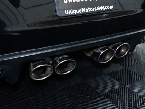 Used 2010 Chevrolet Corvette Grand Sport w/ Preferred Equipment Group image 10