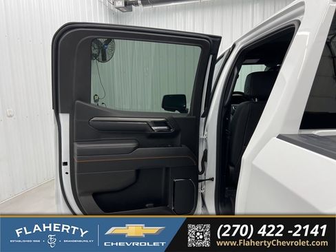 Used 2025 GMC Sierra 1500 AT4 w/ Technology Package AWD/4WD image 10
