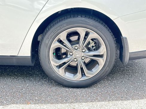 Used 2023 Honda Accord EX image 12