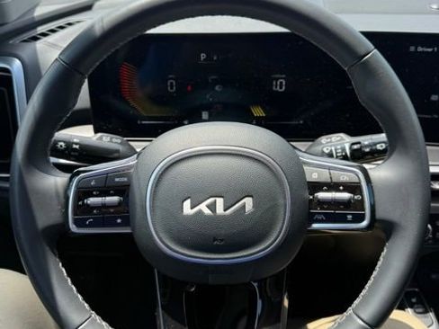 Used 2024 Kia Sorento S w/ Panoramic Sunroof Package FWD image 13