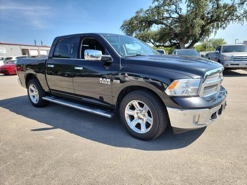 Used 2017 RAM 1500 Lone Star RWD image 3