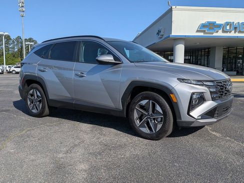 Used 2025 Hyundai Tucson SEL FWD image 3