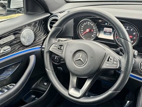 Certified 2018 Mercedes-Benz E 300 4MATIC image 27