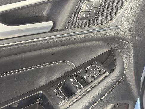 Used 2018 Ford Edge Titanium w/ Equipment Group 301A AWD/4WD image 25