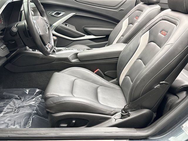 Used 2020 Chevrolet Camaro SS RWD image 11