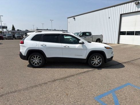 Used 2018 Jeep Cherokee Limited w/ Trailer Tow Group AWD/4WD image 2