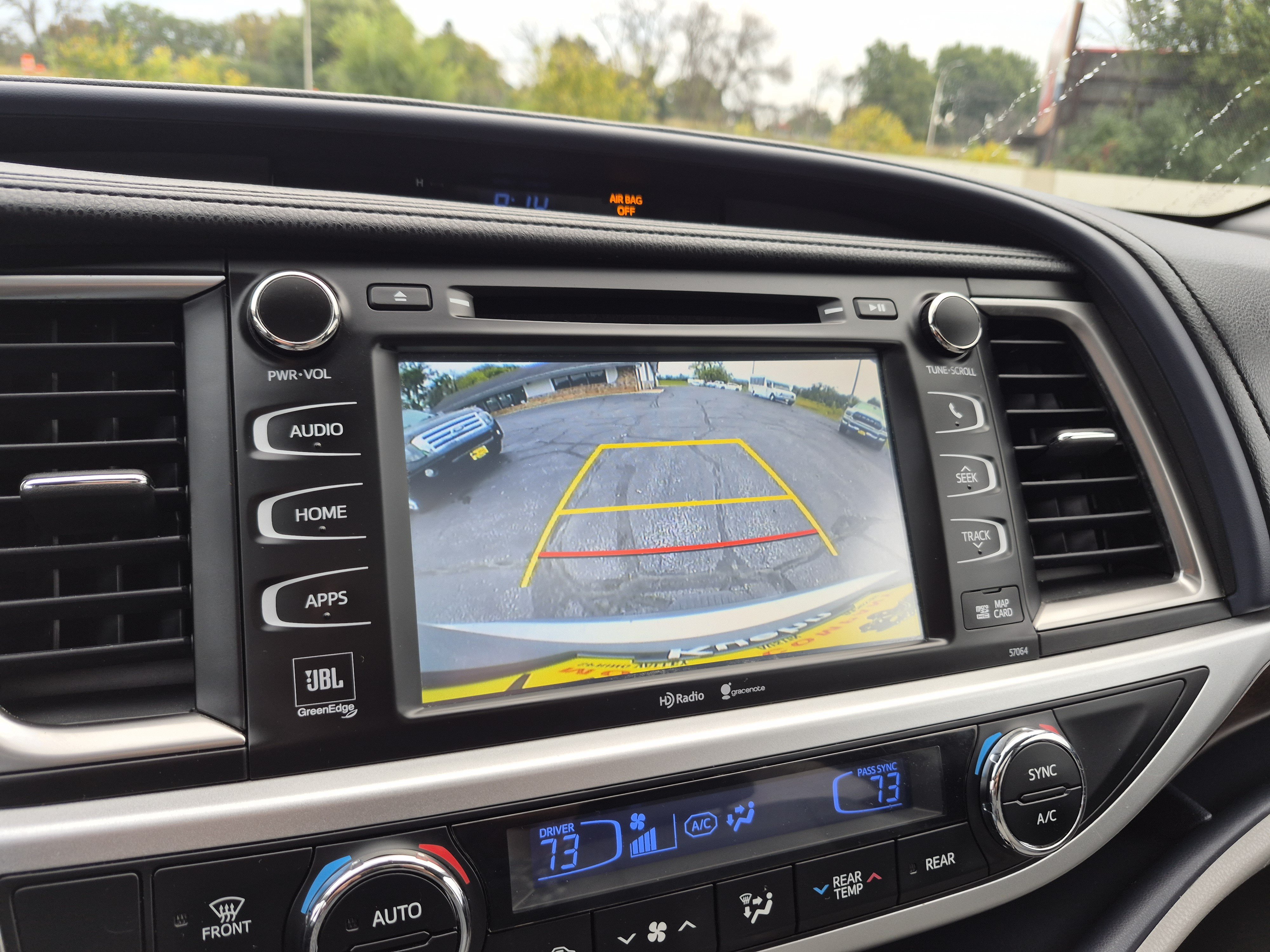 Used 2014 Toyota Highlander Limited w/ Preferred Accessory Package AWD/4WD image 25