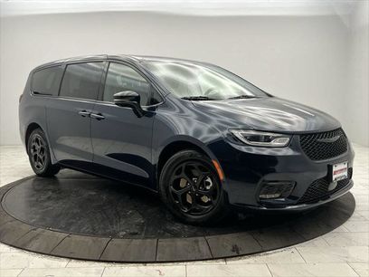 Certified 2023 Chrysler Pacifica Limited w/ S Appearance Package