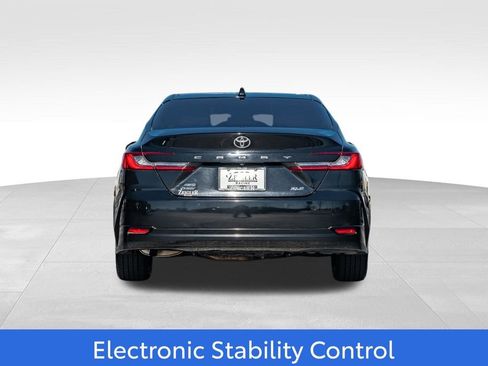 Used 2025 Toyota Camry XLE w/ Premium Plus Package image 6