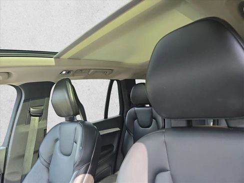 Used 2022 Volvo XC90 T5 Momentum w/ Climate Package image 30