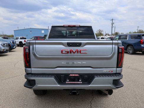 New 2026 GMC Sierra 2500 AT4 image 4