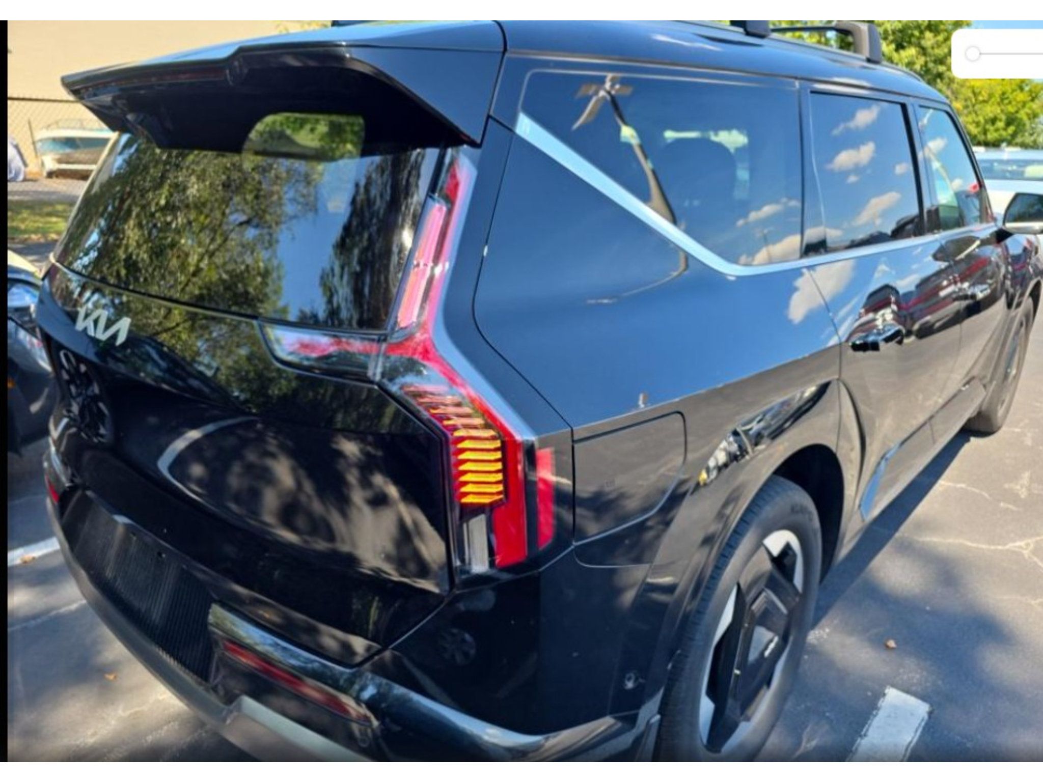 Used 2024 Kia EV9 Land AWD/4WD image 3