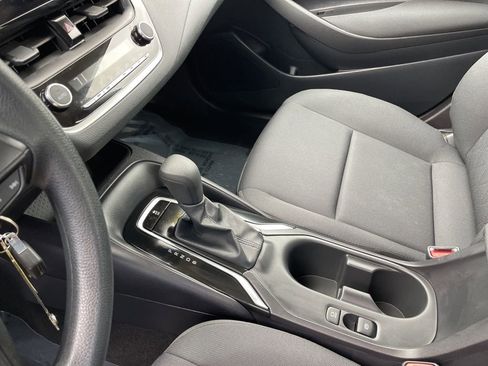 Used 2025 Toyota Corolla LE FWD image 20