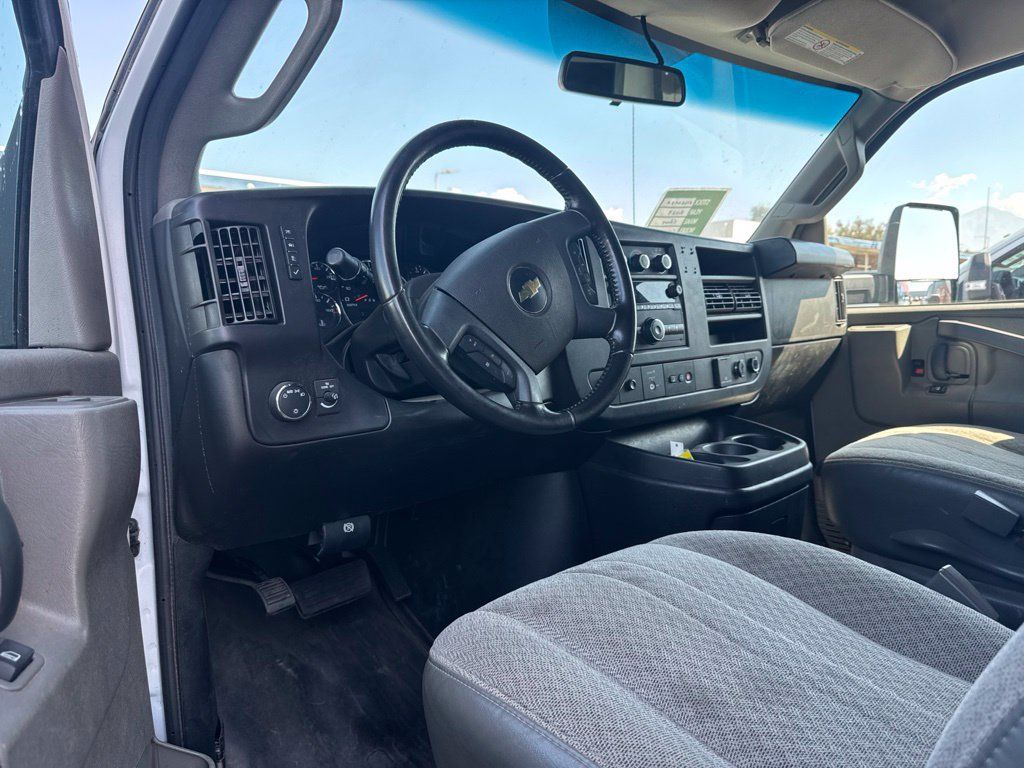 Used 2023 Chevrolet Express 3500 w/ Power Convenience Package RWD image 5
