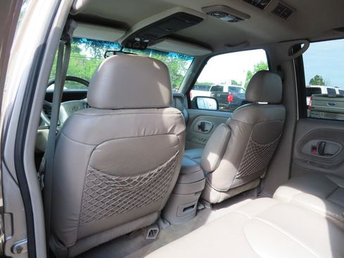 Used 1999 Chevrolet Suburban 2500 w/ Preferred Equipment Group 3 AWD/4WD image 41