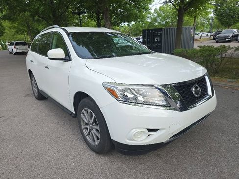 Used 2014 Nissan Pathfinder SV AWD/4WD image 2
