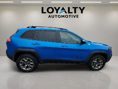 Used 2023 Jeep Cherokee Trailhawk w/ Sun & Sound Group AWD/4WD image 6