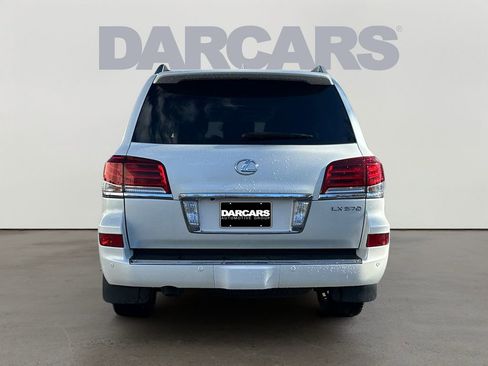 Used 2015 Lexus LX 570 4WD w/ Luxury Package image 6