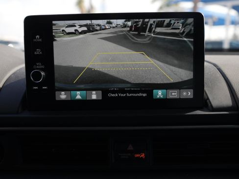 Used 2025 Honda Pilot Touring image 29
