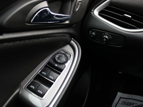 Used 2021 Chevrolet Malibu RS FWD image 18