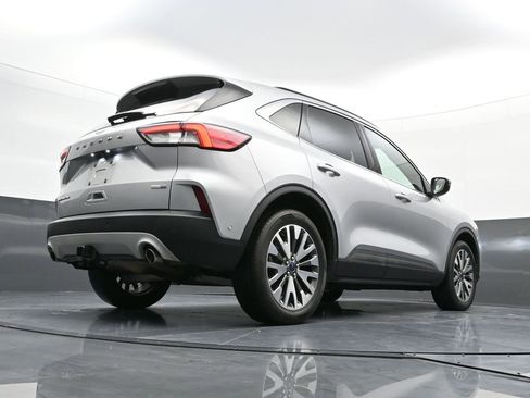 Used 2020 Ford Escape Titanium image 27