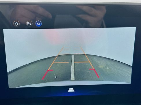 Used 2025 Chevrolet Equinox LT image 23