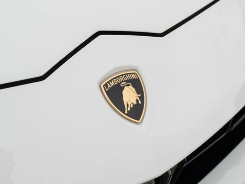 Used 2019 Lamborghini Urus image 18