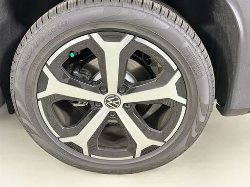 New 2026 Volkswagen Tiguan SE image 34