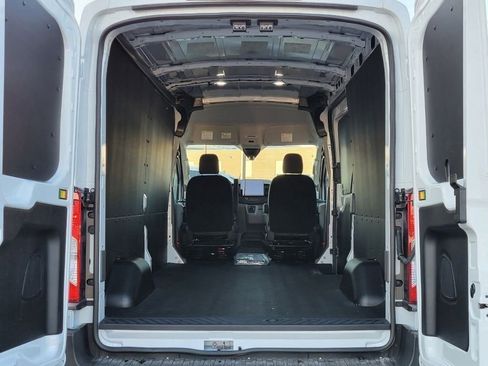 Used 2022 Ford E-Transit Medium Roof w/ Interior Upgrade Package image 19