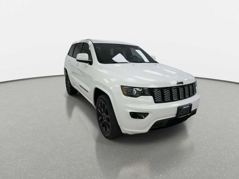 Used 2021 Jeep Grand Cherokee Laredo X AWD/4WD image 3
