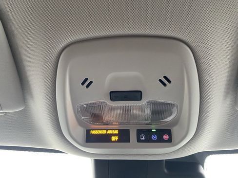 Used 2024 Chevrolet Trax ACTIV w/ Driver Confidence Package image 19