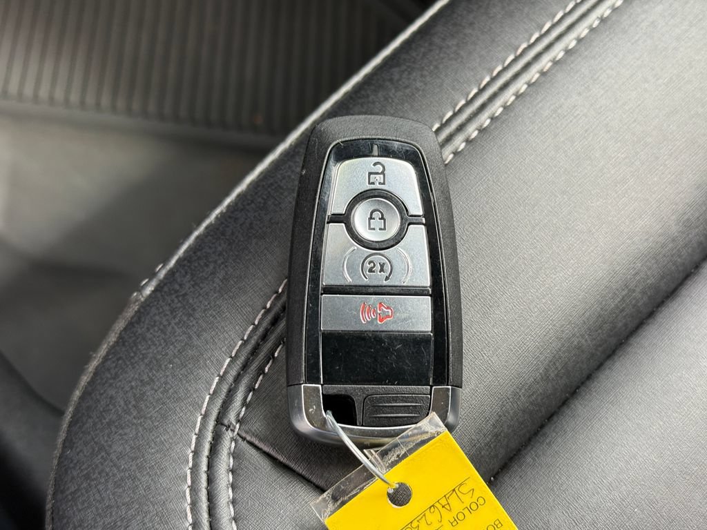 Used 2025 Ford Bronco Badlands AWD/4WD image 14
