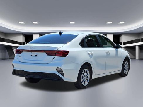 Used 2024 Kia Forte LX FWD image 6