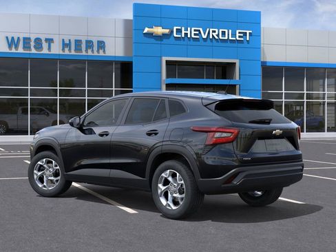 New 2026 Chevrolet Trax LS w/ LS Convenience Package FWD image 3