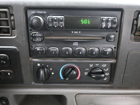 Used 2004 Ford F350 4x4 Crew Cab DRW Super Duty image 16
